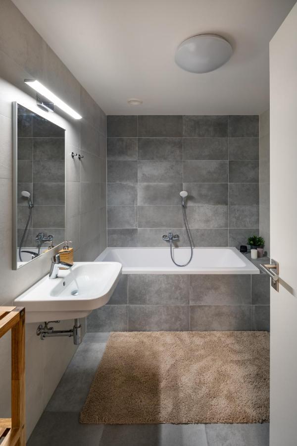 Prague Days - Exclusive Condo In Trendy Neighbourhood Extérieur photo